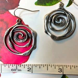 Silver spiral Earrings 💕